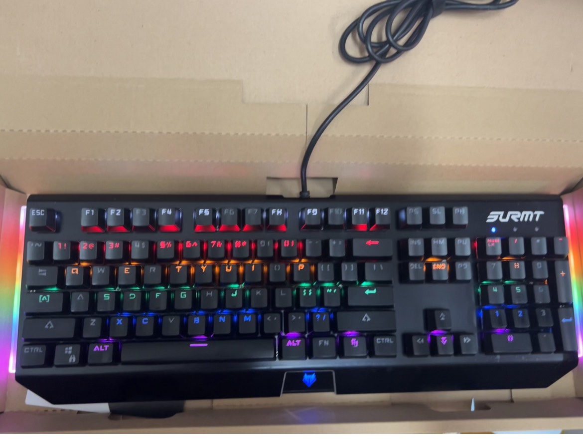 Bàn phím cơ SURMT V6 chuyên phòng net cực bền, led RGB đẹp mê mẫn